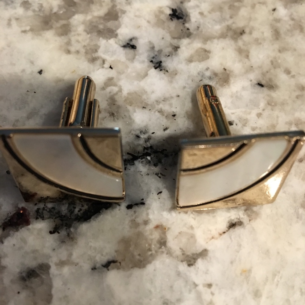 Men’s cuff links
